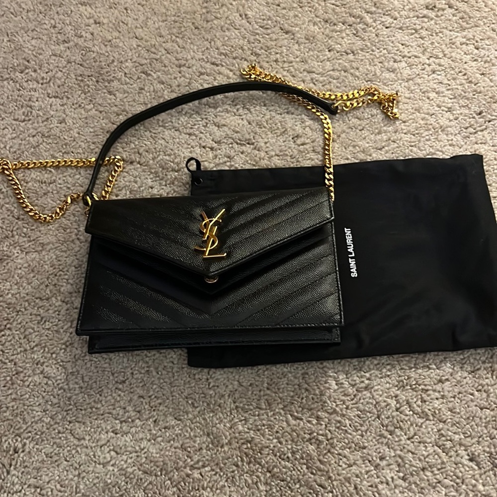 YSL Authentic crossbody Beautiful in excellent condition crossbody
